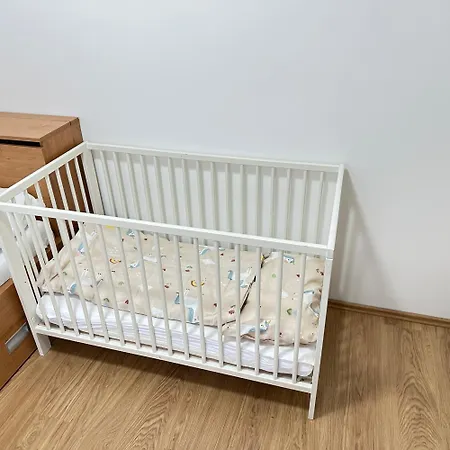 Johnyho Bydleni Velikovska 10, Zlin-stipa *