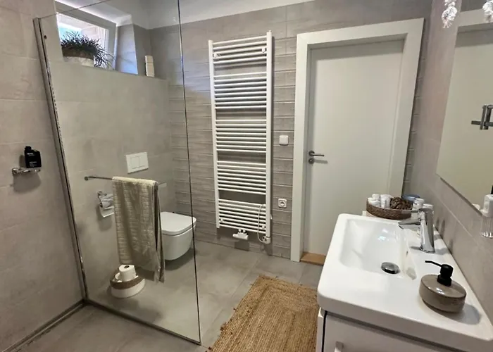 Johnyho Bydleni Velikovska 10, Zlin-stipa